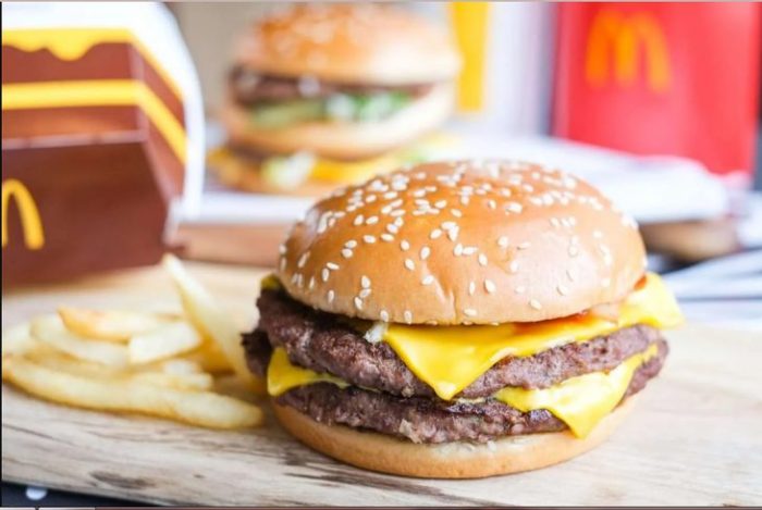 Quarter pounder burgers mcdonald burger mcdonalds two mcd made